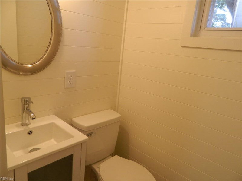 Photo 11 of 18 residential for sale in Virginia Beach virginia