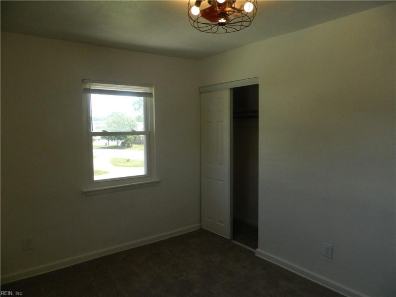Photo 14 of 18 residential for sale in Virginia Beach virginia