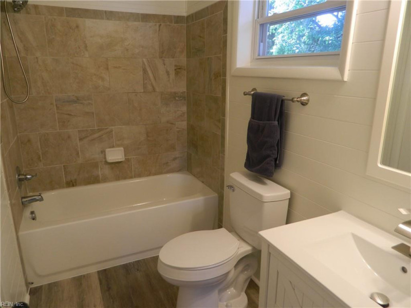 Photo 17 of 18 residential for sale in Virginia Beach virginia