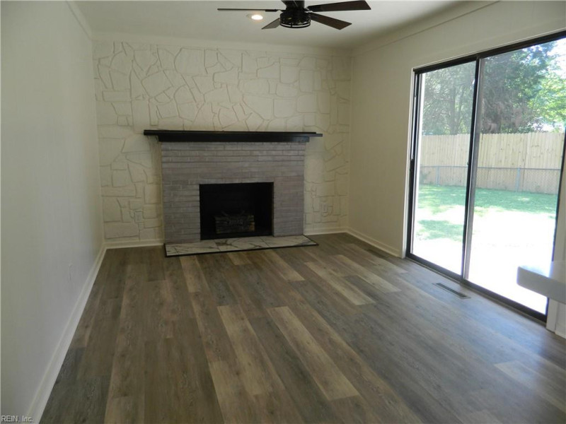 Photo 5 of 18 residential for sale in Virginia Beach virginia