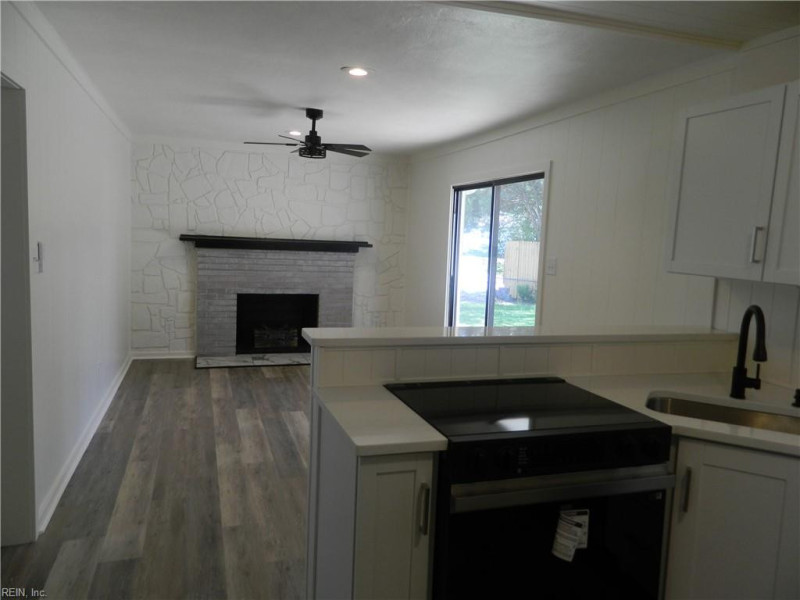 Photo 6 of 18 residential for sale in Virginia Beach virginia