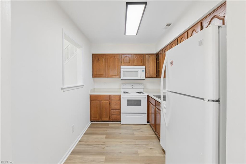 Photo 11 of 29 residential for sale in Hampton virginia