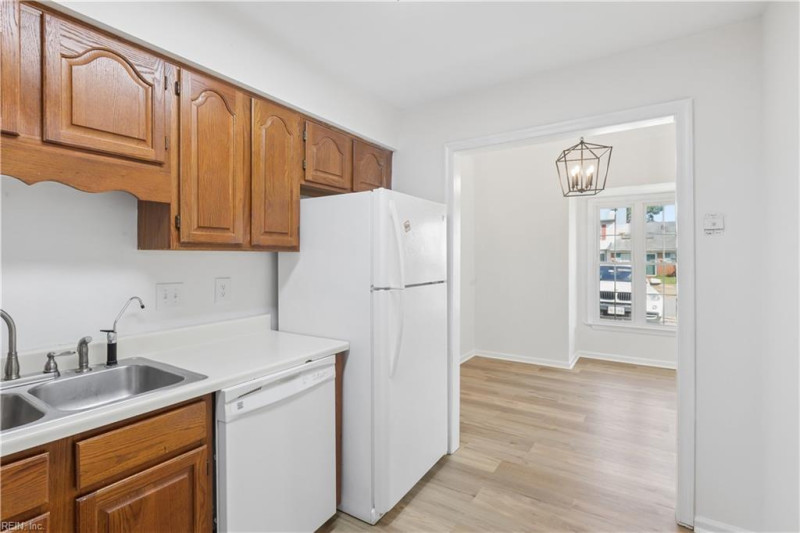 Photo 12 of 29 residential for sale in Hampton virginia