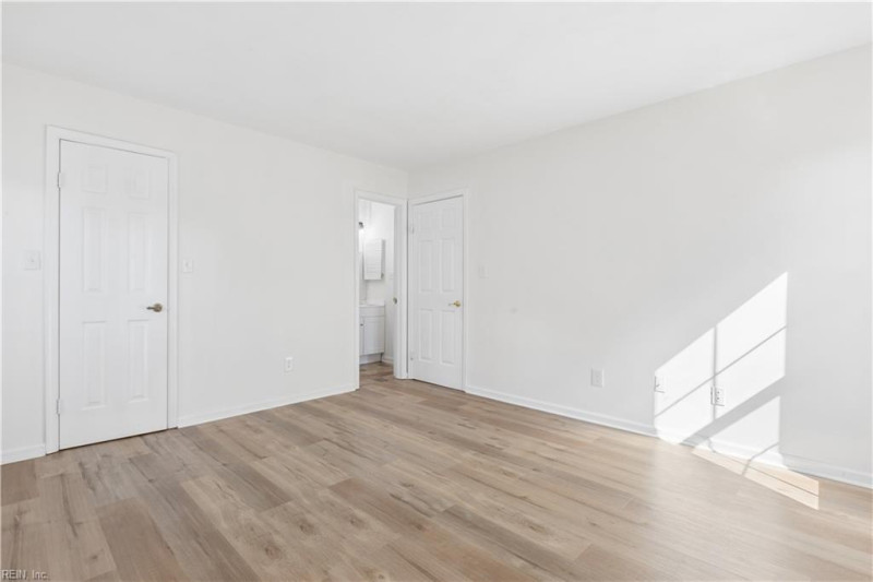 Photo 15 of 29 residential for sale in Hampton virginia