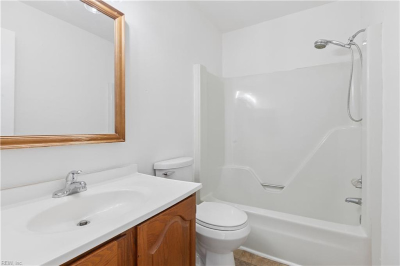 Photo 17 of 29 residential for sale in Hampton virginia