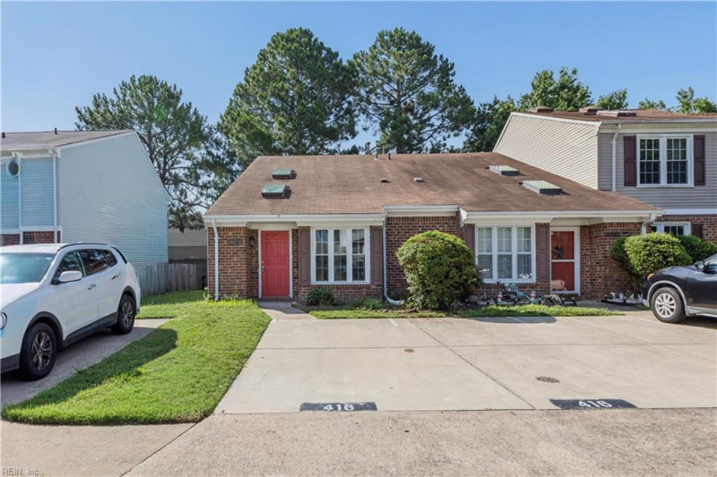 Photo 4 of 29 residential for sale in Hampton virginia