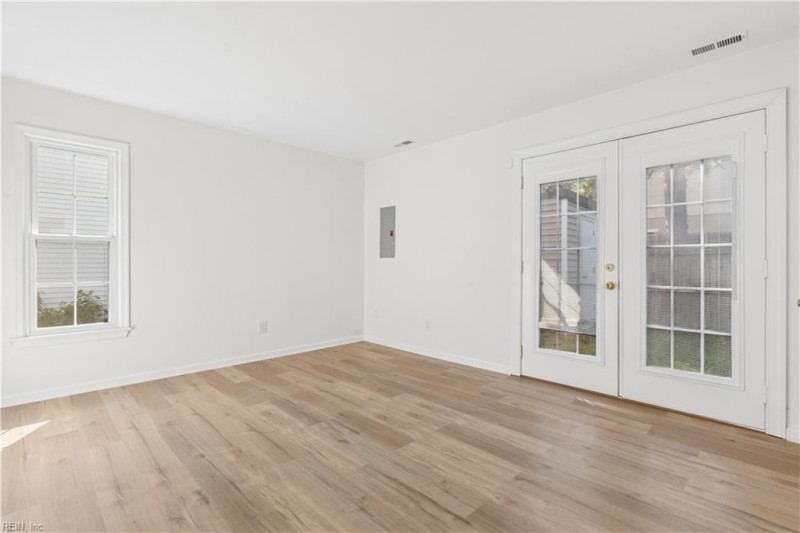 Photo 8 of 29 residential for sale in Hampton virginia