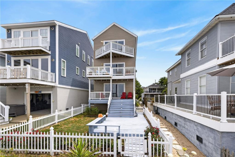 Photo 10 of 37 residential for sale in Norfolk virginia