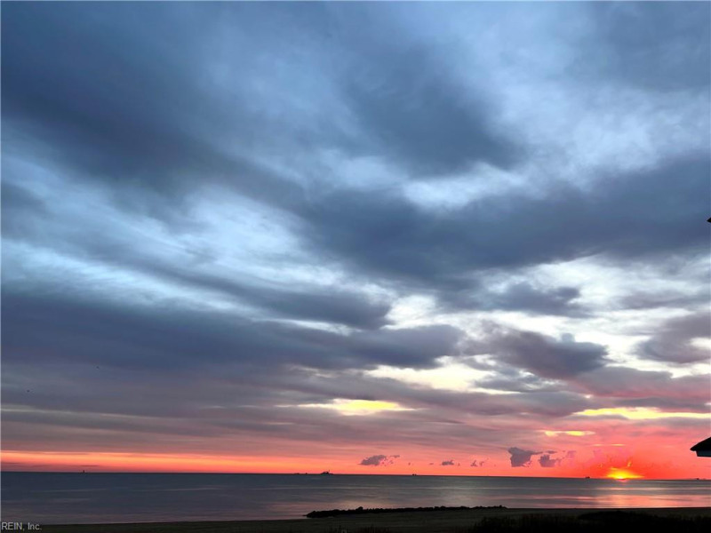 Photo 11 of 37 residential for sale in Norfolk virginia