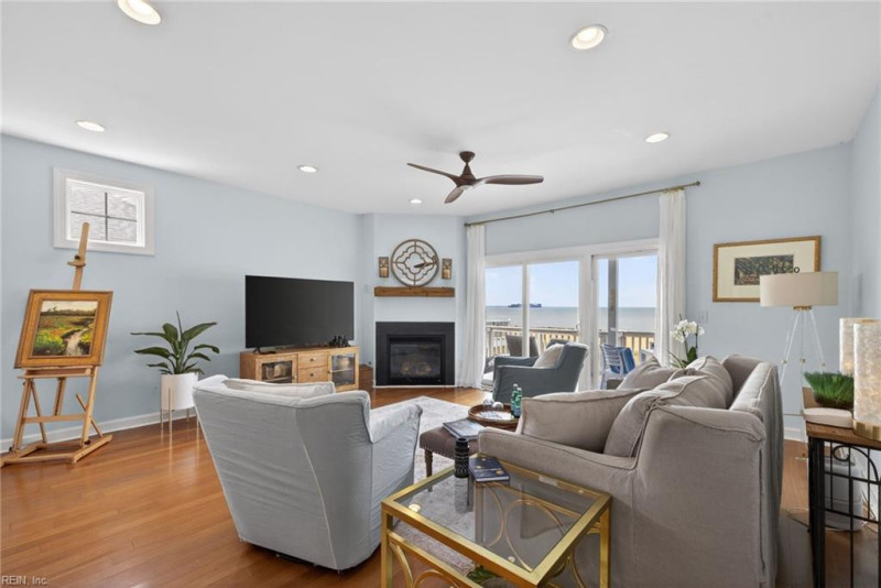 Photo 6 of 37 residential for sale in Norfolk virginia