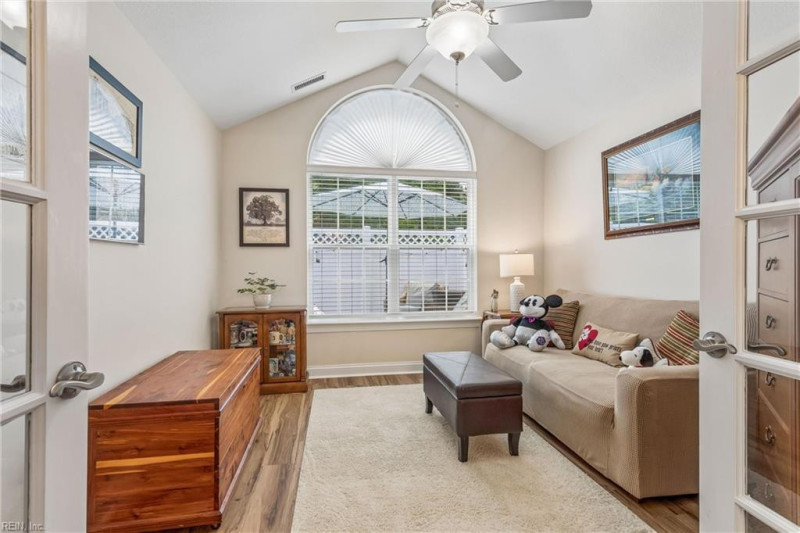 Photo 10 of 50 residential for sale in York County virginia
