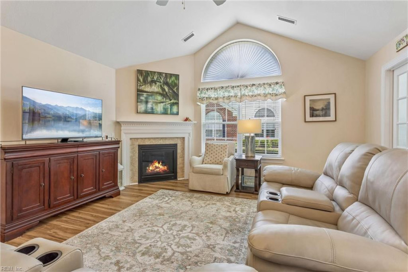 Photo 16 of 50 residential for sale in York County virginia