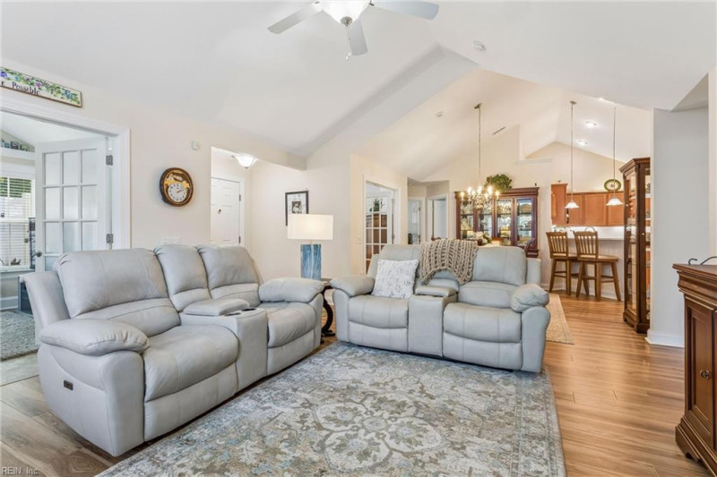 Photo 17 of 50 residential for sale in York County virginia