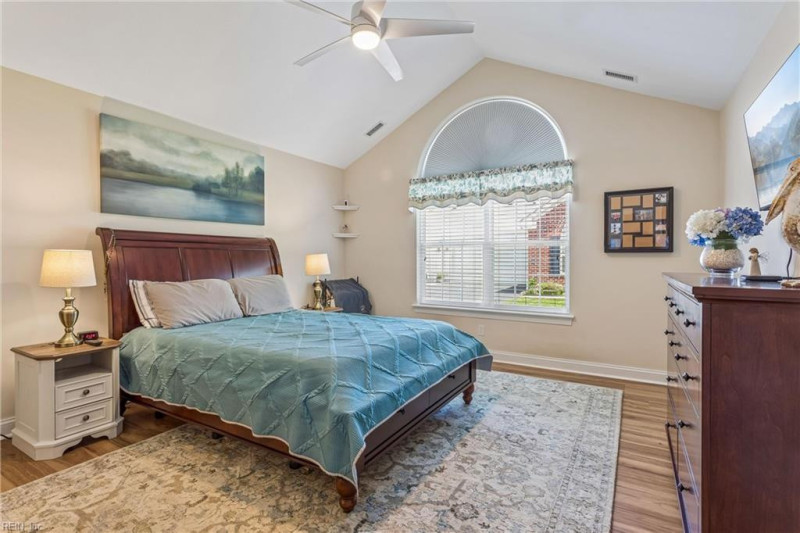 Photo 25 of 50 residential for sale in York County virginia