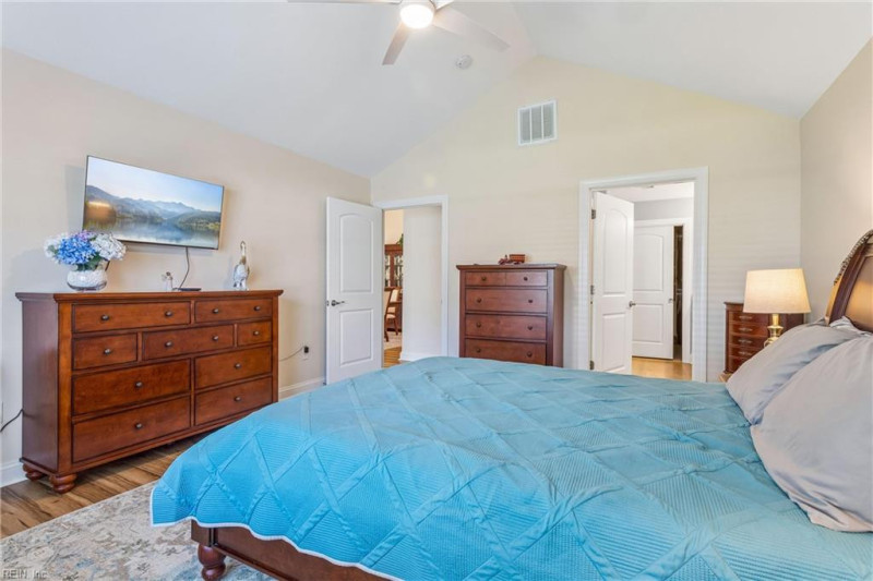 Photo 27 of 50 residential for sale in York County virginia