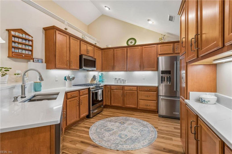 Photo 33 of 50 residential for sale in York County virginia