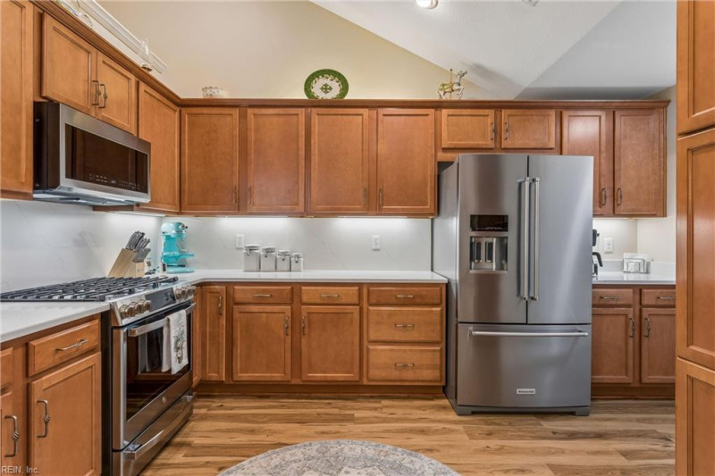 Photo 34 of 50 residential for sale in York County virginia