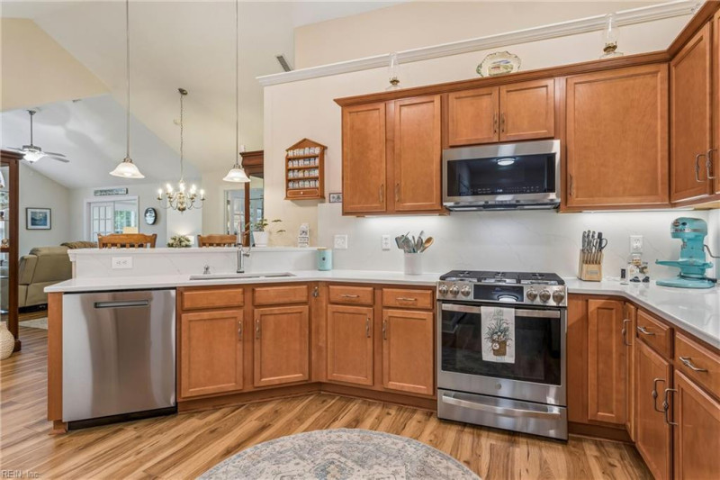 Photo 35 of 50 residential for sale in York County virginia