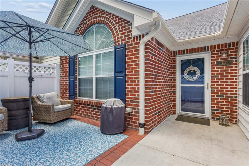 Photo 5 of 50 residential for sale in York County virginia