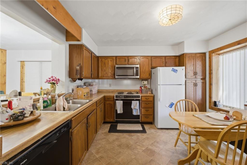 Photo 13 of 20 residential for sale in Newport News virginia