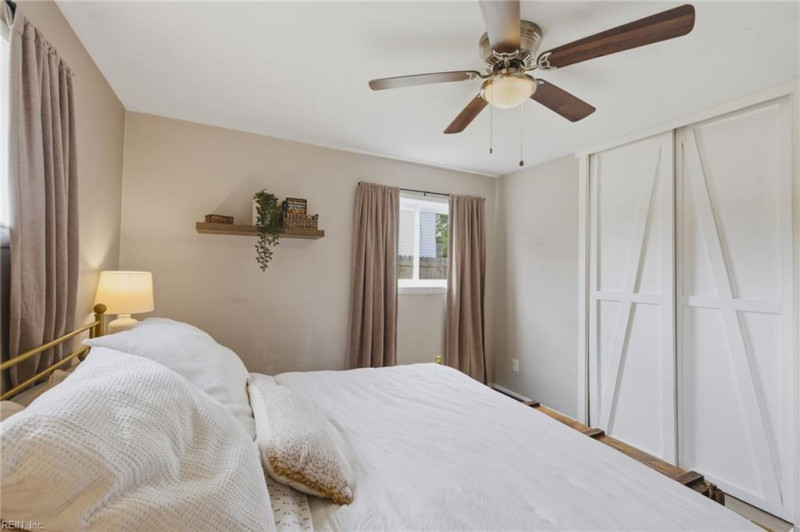 Photo 13 of 28 residential for sale in Virginia Beach virginia