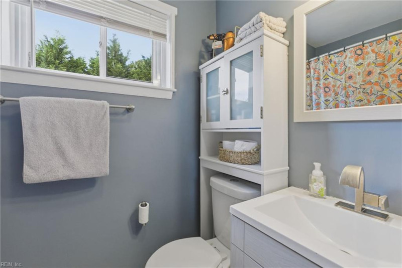 Photo 15 of 28 residential for sale in Virginia Beach virginia