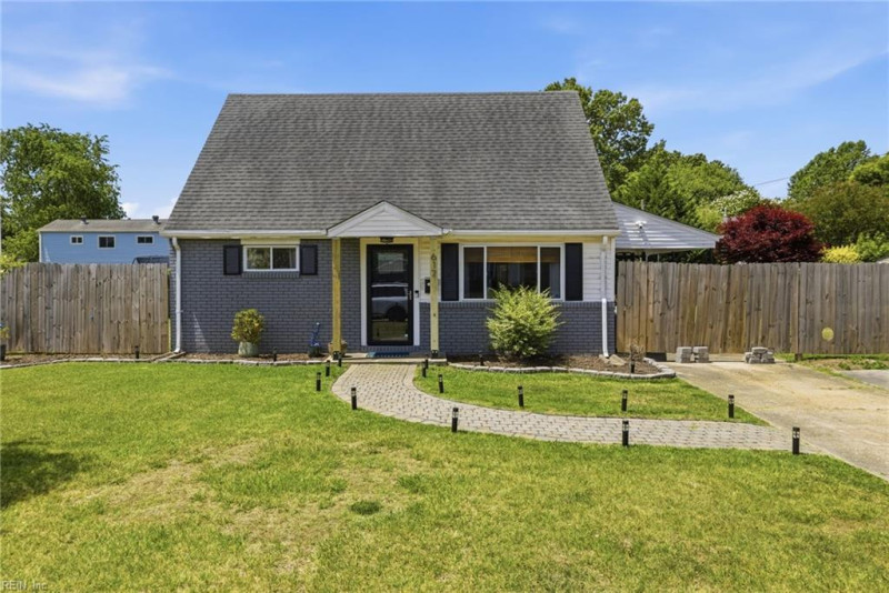 Photo 2 of 28 residential for sale in Virginia Beach virginia