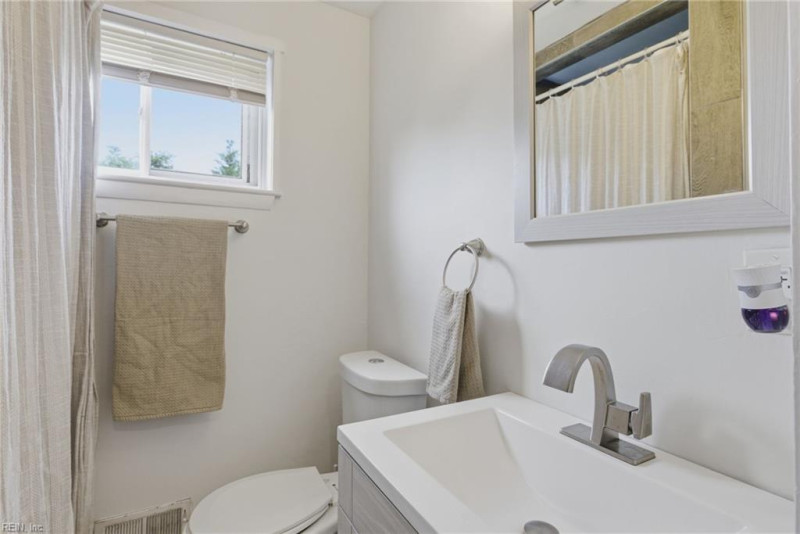 Photo 21 of 28 residential for sale in Virginia Beach virginia