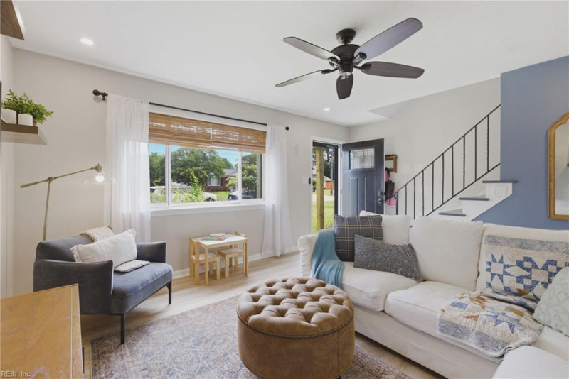 Photo 3 of 28 residential for sale in Virginia Beach virginia