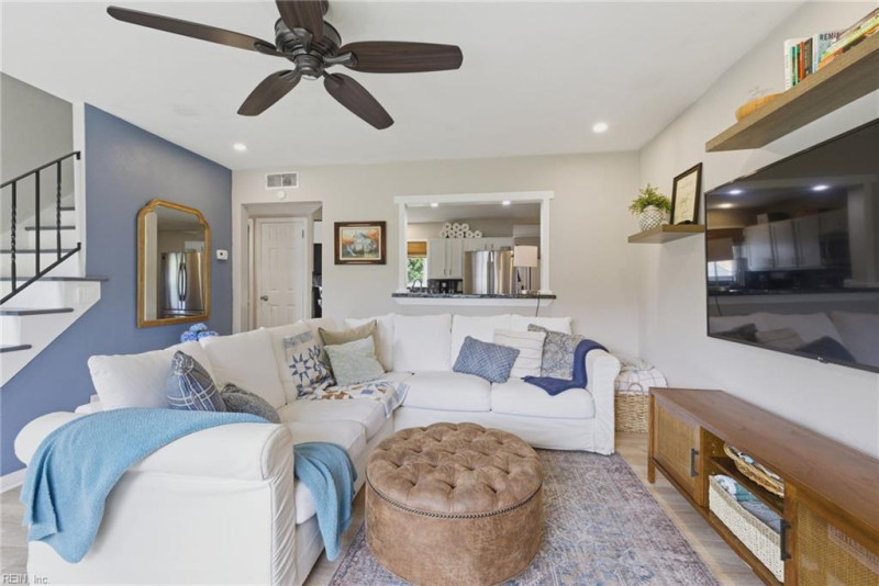 Photo 4 of 28 residential for sale in Virginia Beach virginia