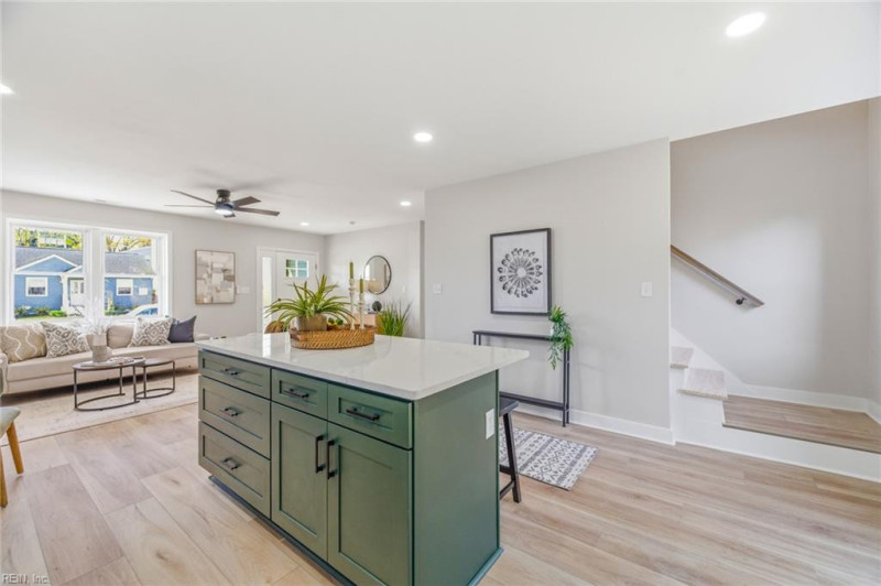 Photo 13 of 37 residential for sale in Virginia Beach virginia