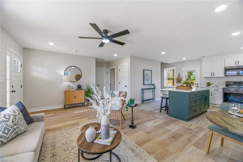 Photo 8 of 37 residential for sale in Virginia Beach virginia