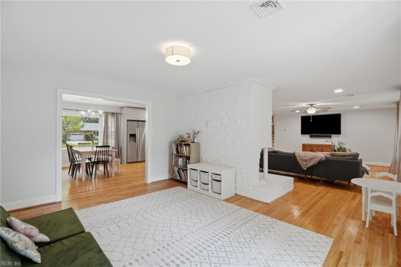 Photo 12 of 50 residential for sale in Virginia Beach virginia