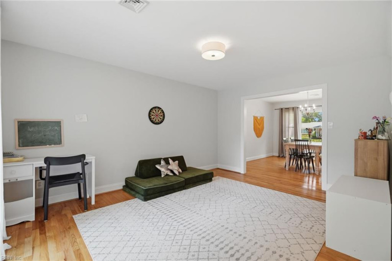 Photo 14 of 50 residential for sale in Virginia Beach virginia