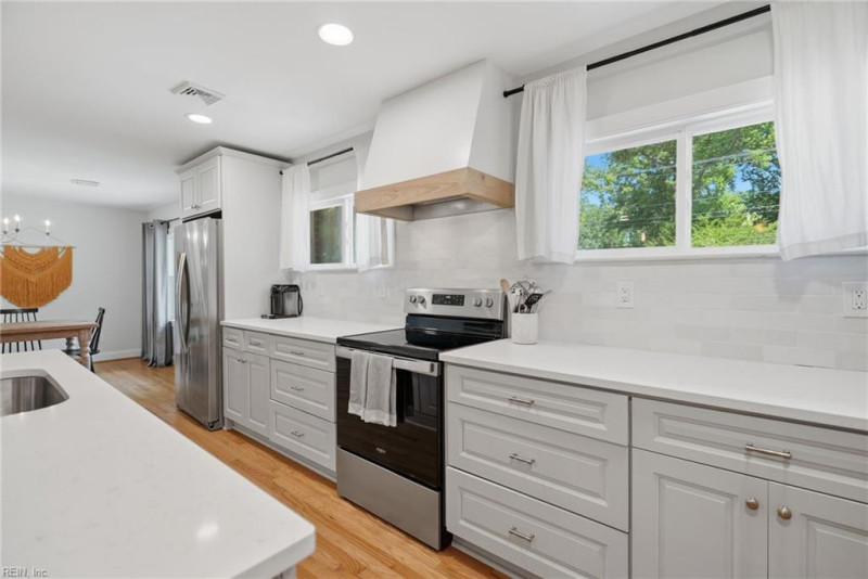Photo 17 of 50 residential for sale in Virginia Beach virginia