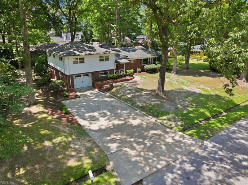 Photo 3 of 50 residential for sale in Virginia Beach virginia
