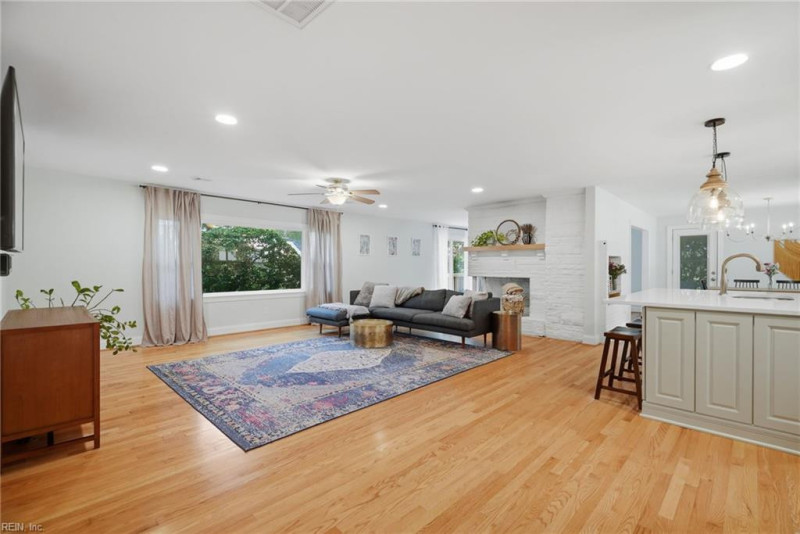 Photo 7 of 50 residential for sale in Virginia Beach virginia