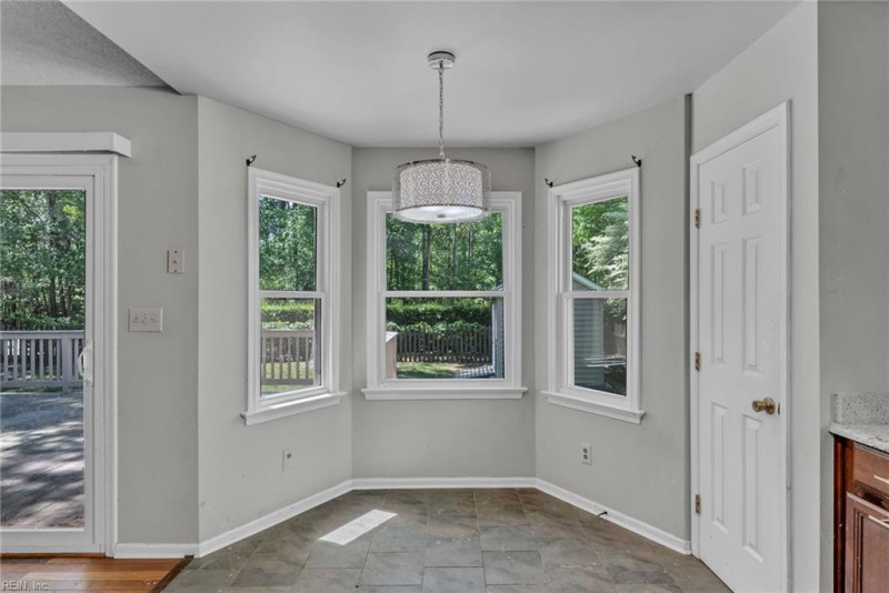 Photo 12 of 31 residential for sale in Chesapeake virginia