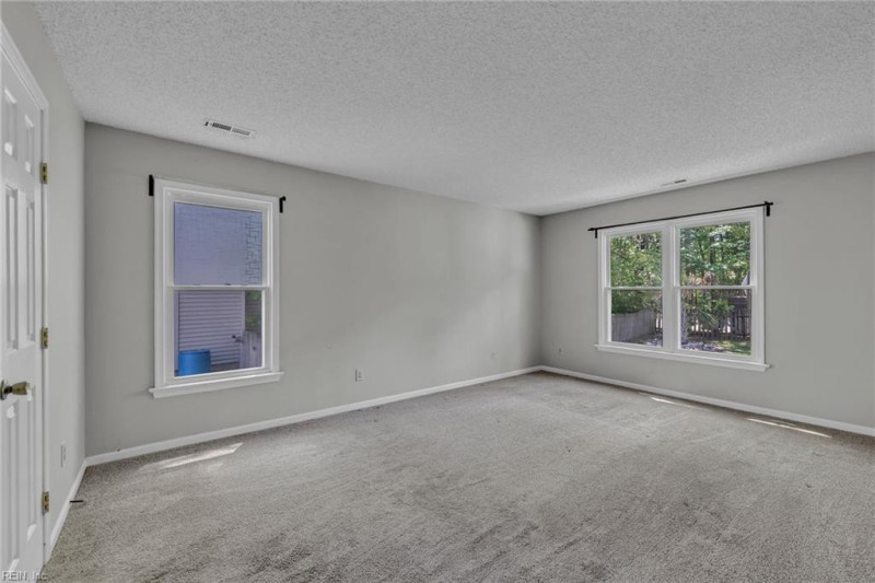 Photo 14 of 31 residential for sale in Chesapeake virginia