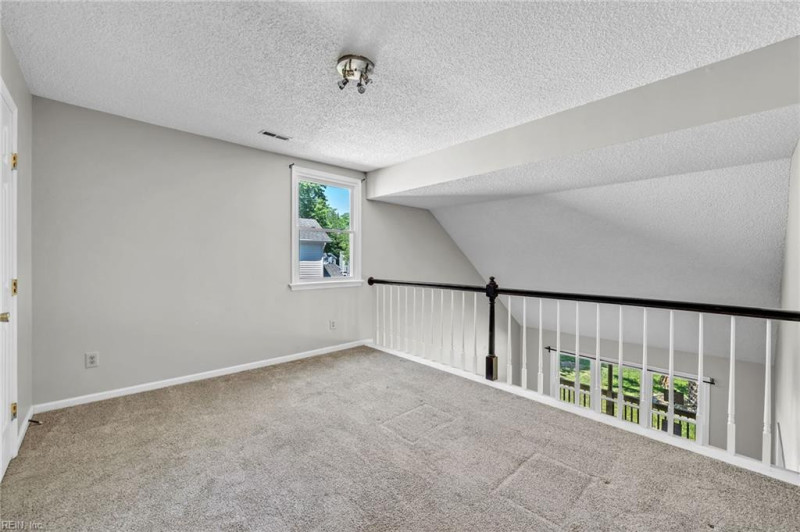 Photo 17 of 31 residential for sale in Chesapeake virginia