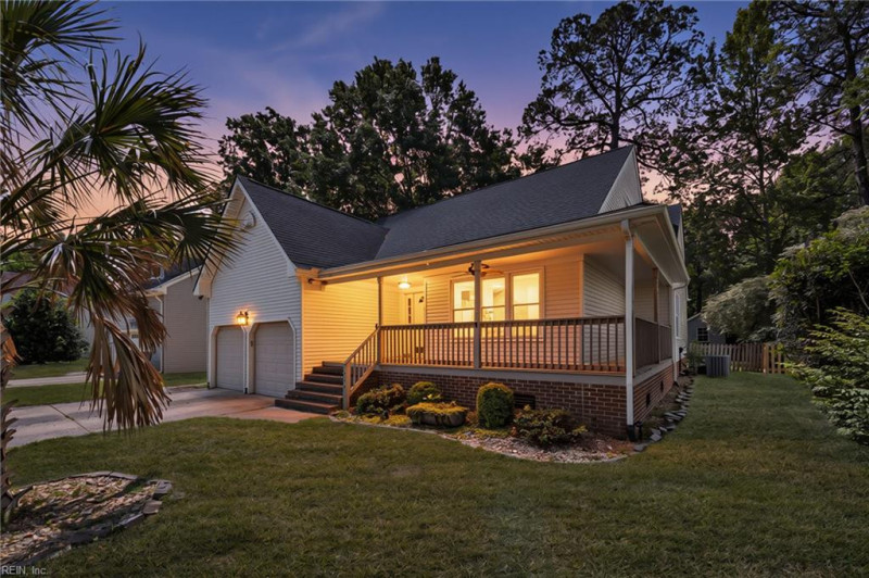 Photo 2 of 31 residential for sale in Chesapeake virginia