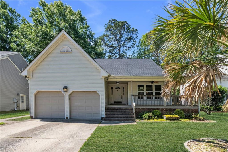 Photo 4 of 31 residential for sale in Chesapeake virginia