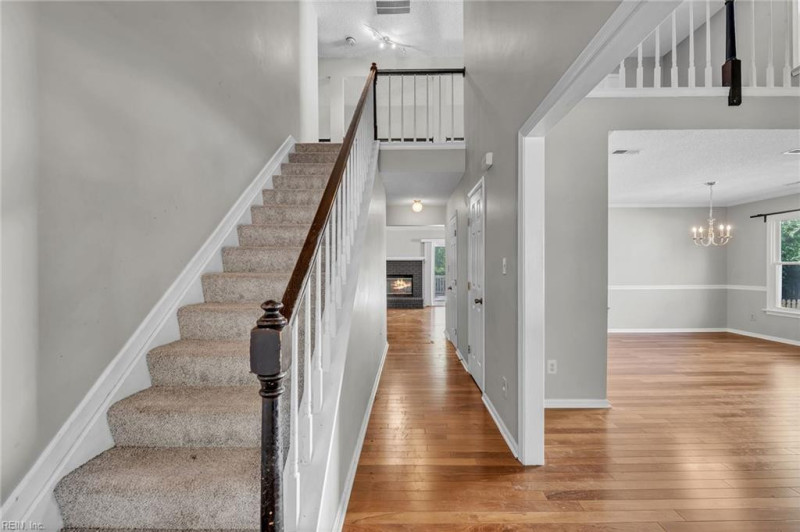 Photo 6 of 31 residential for sale in Chesapeake virginia