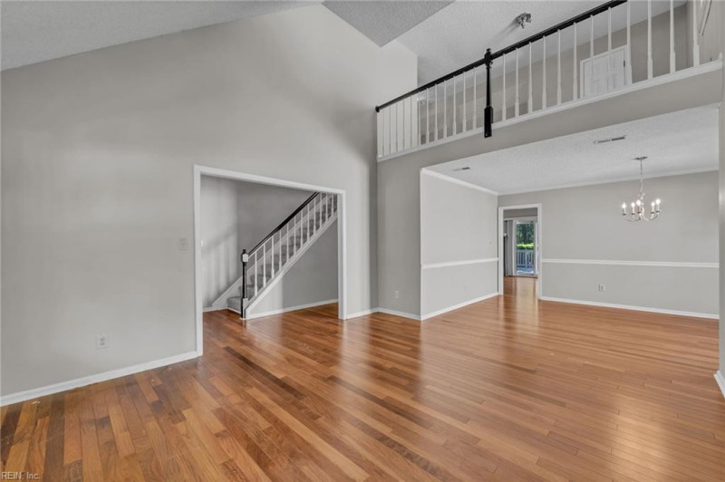 Photo 7 of 31 residential for sale in Chesapeake virginia