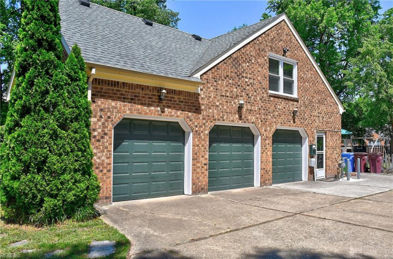 Photo 33 of 41 residential for sale in Chesapeake virginia Photo 33 of 41 residential for sale in Chesapeake virginia