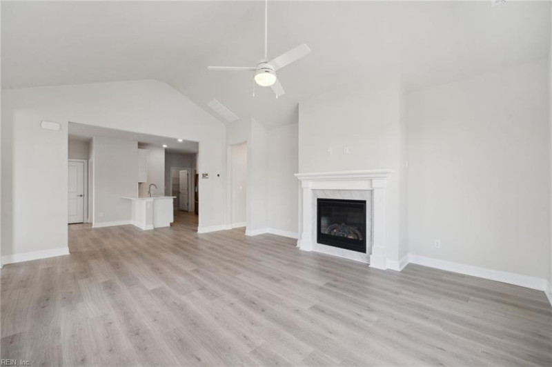 Photo 4 of 24 residential for sale in Chesapeake virginia
