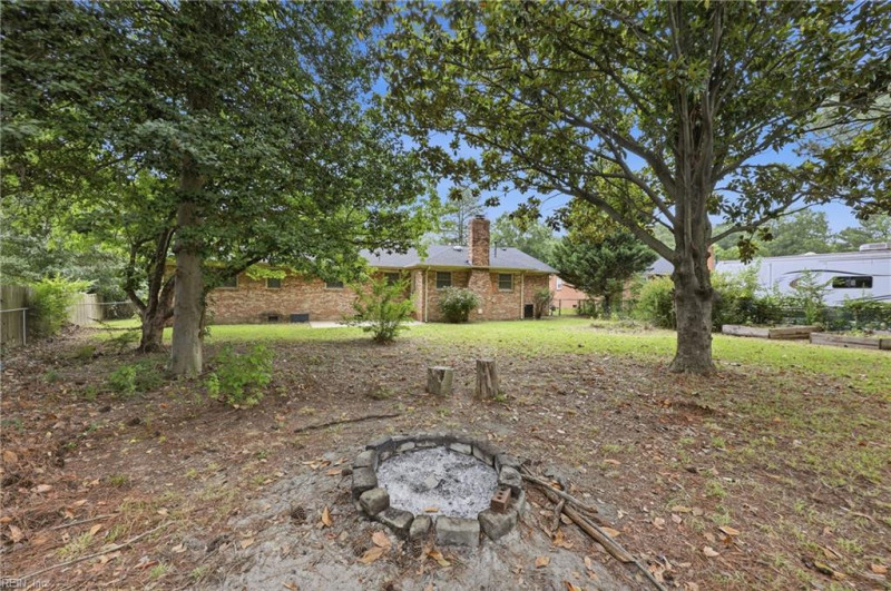 Photo 27 of 33 residential for sale in Chesapeake virginia Photo 27 of 33 residential for sale in Chesapeake virginia