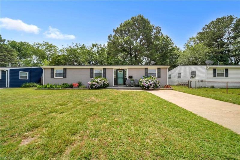 Photo 1 of 39 residential for sale in Hampton virginia