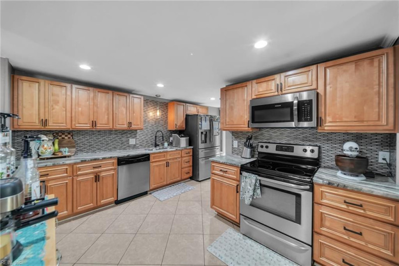 Photo 15 of 39 residential for sale in Hampton virginia