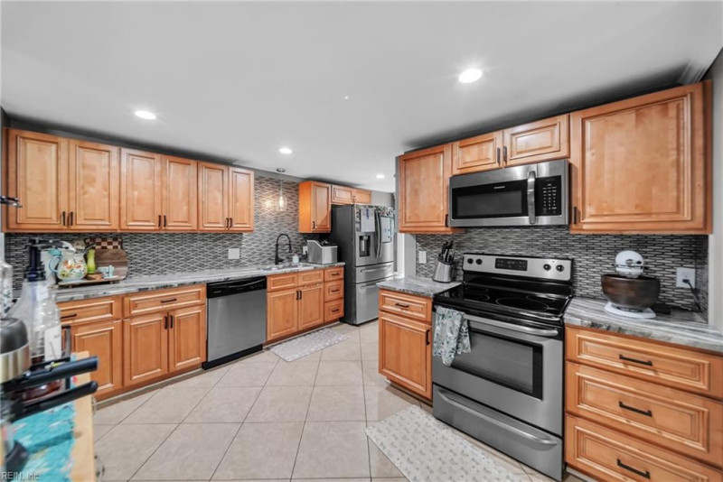 Photo 9 of 39 residential for sale in Hampton virginia